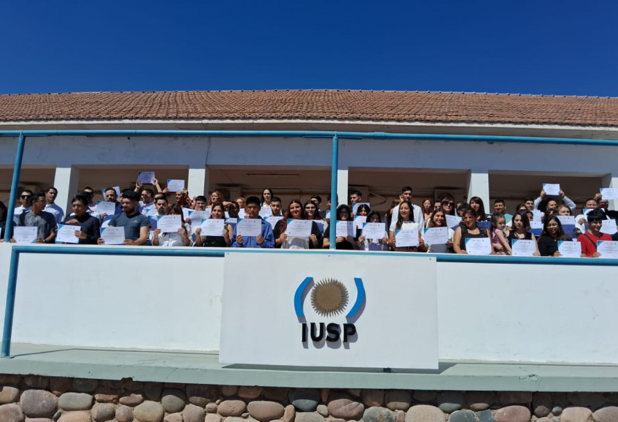 imagen 2 Más de 300 alumnos recibieron su diploma de finalización del Curso de Vigiladores en el Instituto Universitario de Seguridad Pública