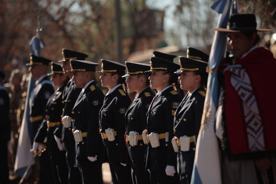 imagen 22 Los cadetes del IUSP juraron solemnemente a la bandera en toda la provincia
