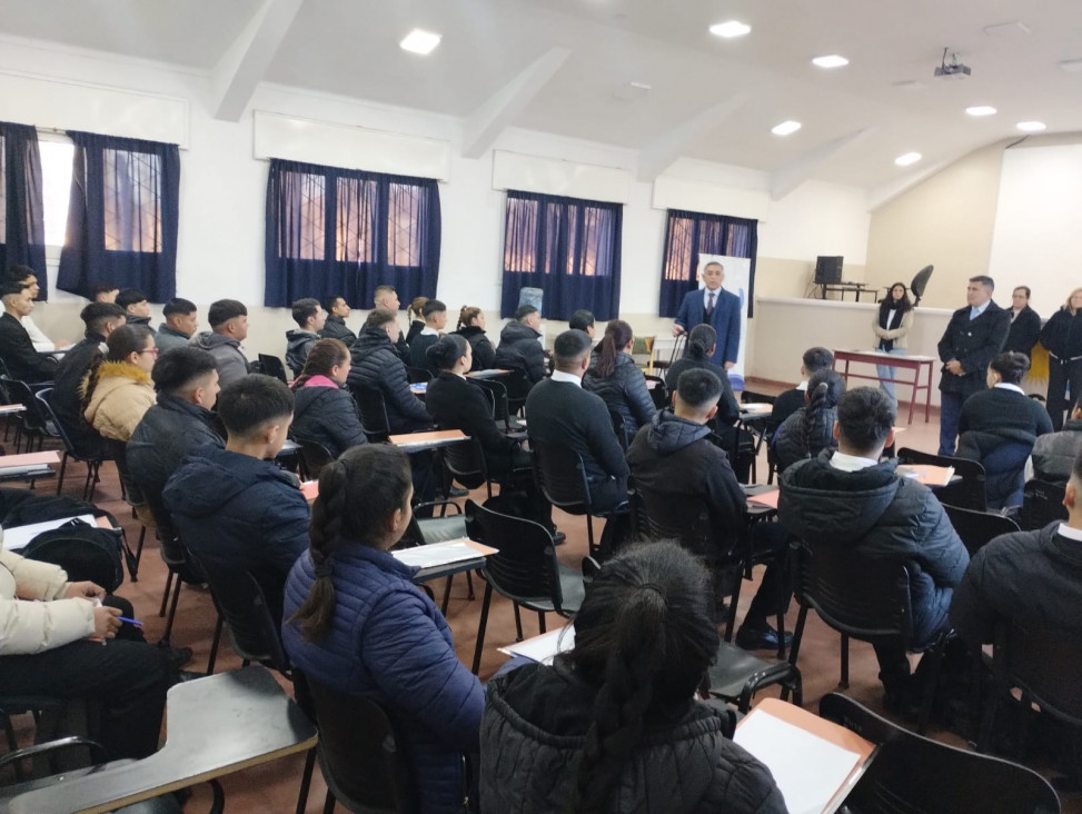 imagen Bienvenida a los nuevos cadetes del curso para auxiliares de la policía de Mendoza