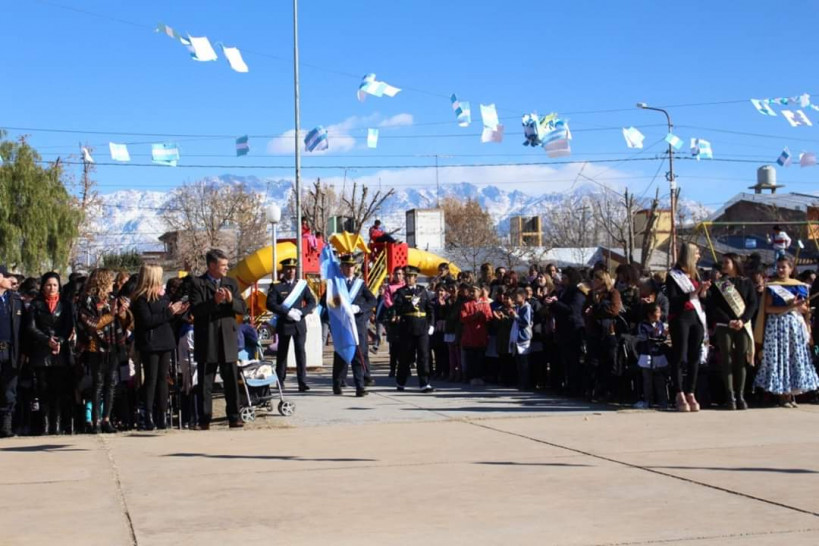 imagen El IUSP Delegación Valle de Uco en el Día de la Bandera en San Carlos