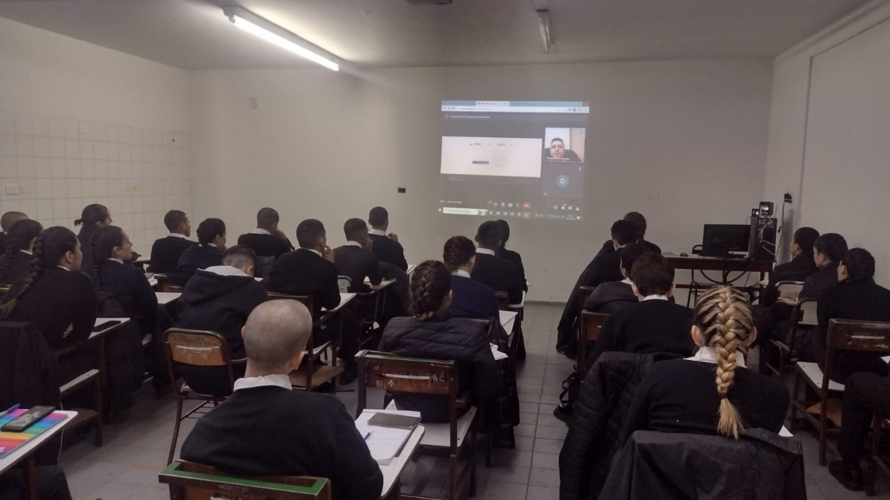 imagen Se realizó capacitación de Moodle a los cadetes del curso FPB N° 196 de la Delegación Zona Sur