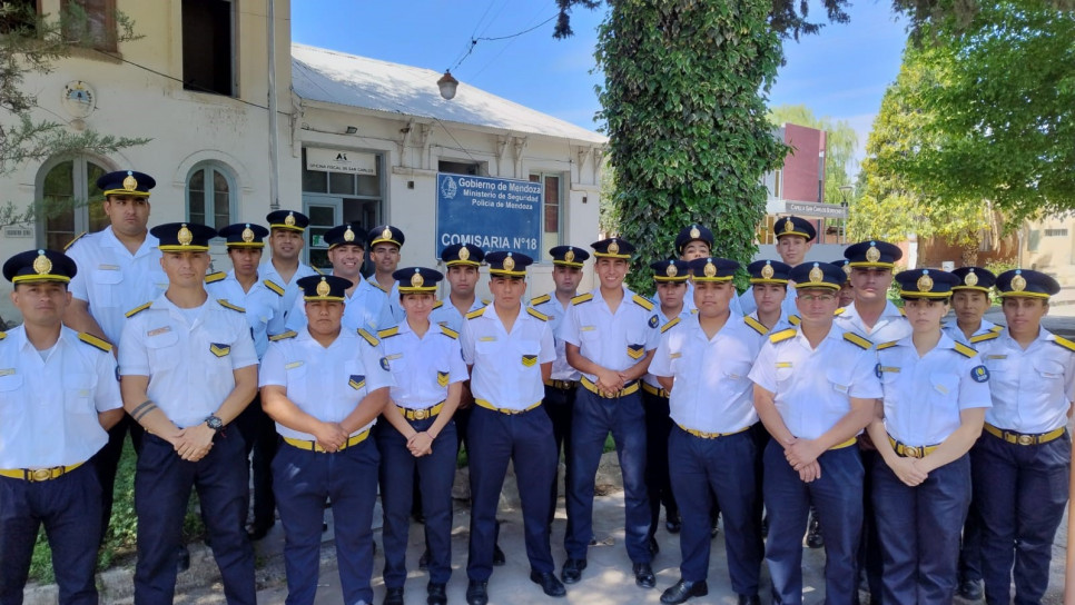 imagen Alumnos de Tecnicatura de la Delegación Valle de Uco asistieron y fueron instruidos sobre el funcionamiento de la Comisaría 18°