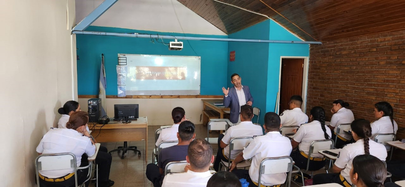 imagen Se realizó conversatorio en el Taller de Prácticas Profesionales dirigido a alumnos de 2do año de Tecnicatura en Delegación Valle de Uco