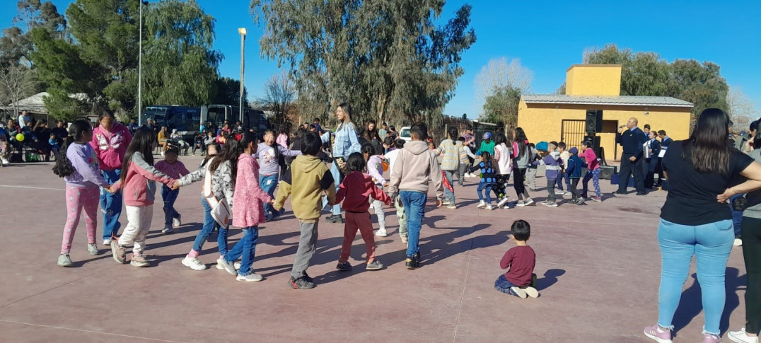 imagen 4 El IUSP festejó a la niñez en la Escuela 1-519 María Cali de San Francisco de Lavalle