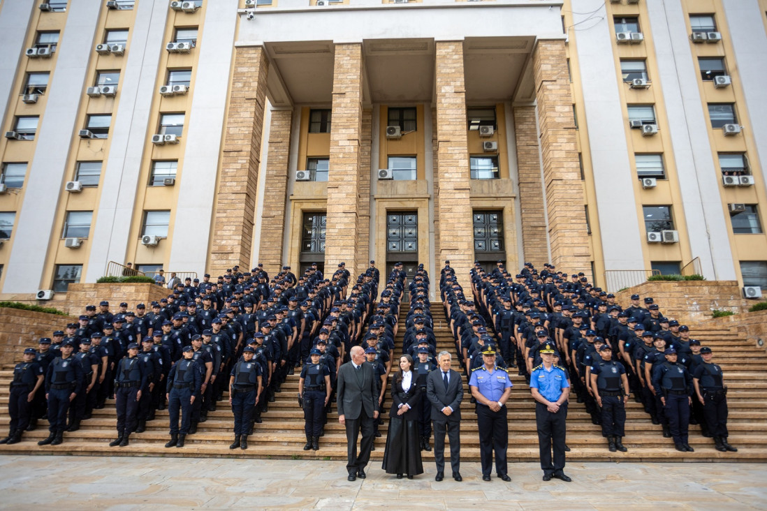 imagen 285 nuevos Policías recién egresados de todas las delegaciones del IUSP fueron presentados en casa de gobierno