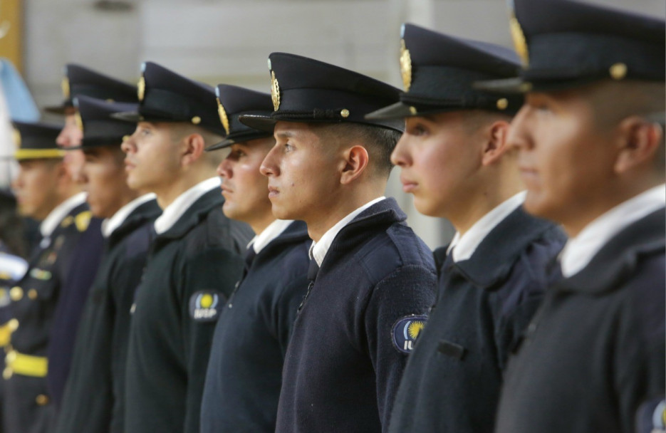 imagen 6 Con un solemne Acto la Delegación Valle de Uco hizo entrega de diplomas de egreso a los cadetes de la FPB para Auxiliar