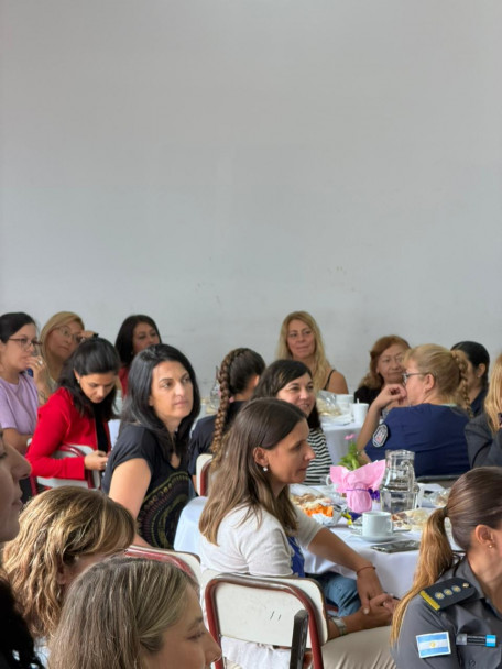 imagen Desayuno y charla de liderazgo femenino en el marco del 8 de marzo en el IUSP