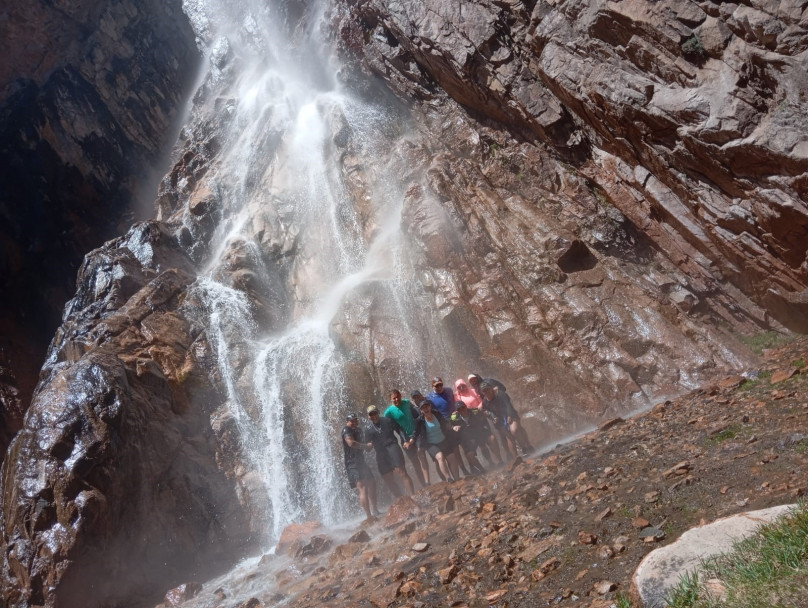 imagen 3 Estudiantes de Tecnicatura y Licenciatura realizaron senderismo en el cerro Chorro de la Vieja en Tunuyán