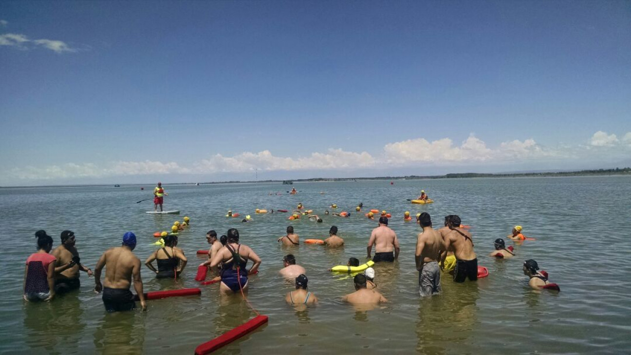 imagen Finalizó el curso de natación y salvamento en el medio acuático