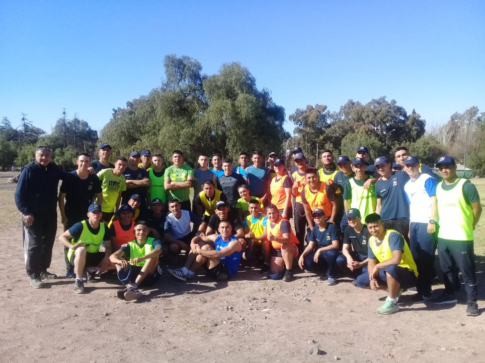 imagen Entrenamiento aeróbico del equipo de running del IUSP Sede Central