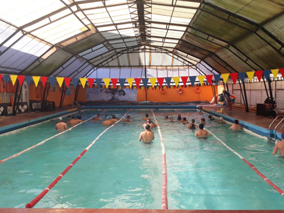 imagen Comenzó el curso de natación y salvamento para Policías