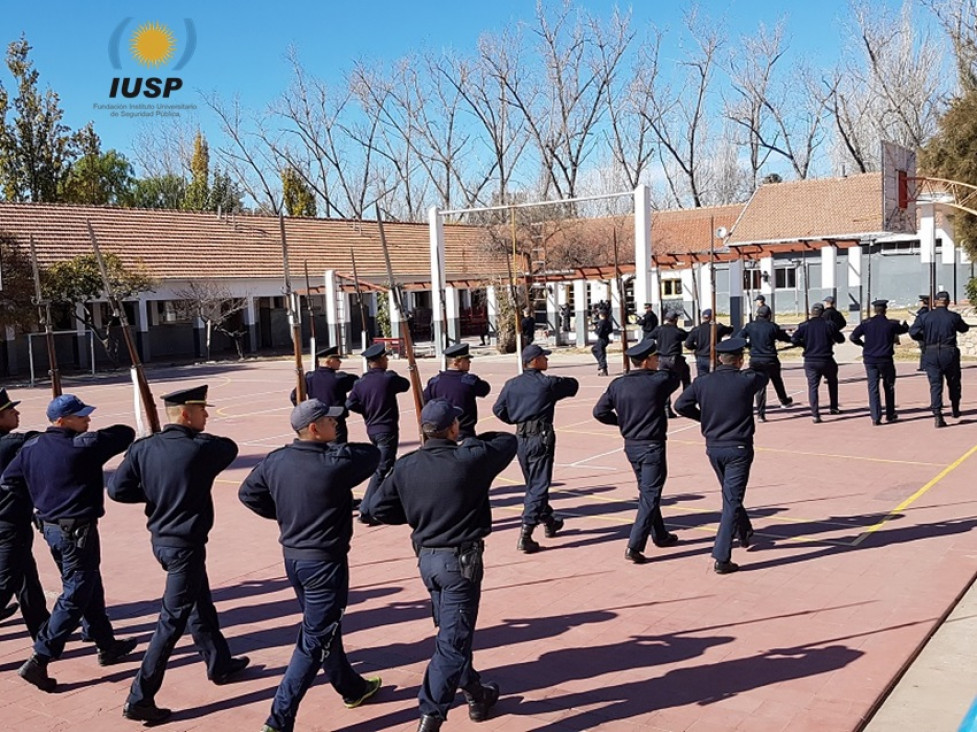 imagen Practicas de ceremonial y protocolo para conmemorar el día de la bandera