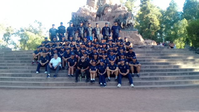 imagen Alumnos de Tecnicatura de Sede Central realizaron entrenamiento aeróbico al Cerro de la Gloria