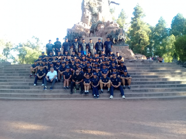imagen Alumnos de Tecnicatura de Sede Central realizaron entrenamiento aeróbico al Cerro de la Gloria