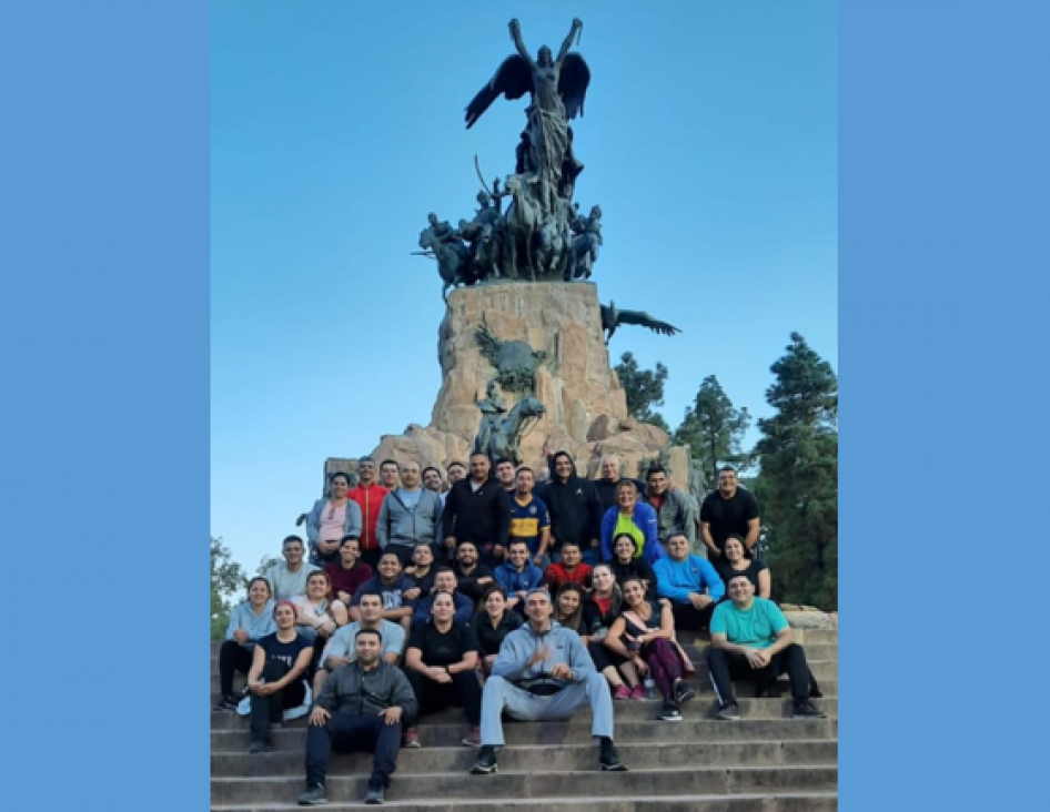 imagen Alumnos de Licenciatura en Seguridad Pública realizaron un trekking al Cerro de la Gloria