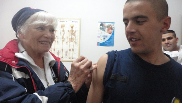 imagen Segunda Jornada de Vacunación 2014 en el IUSP
